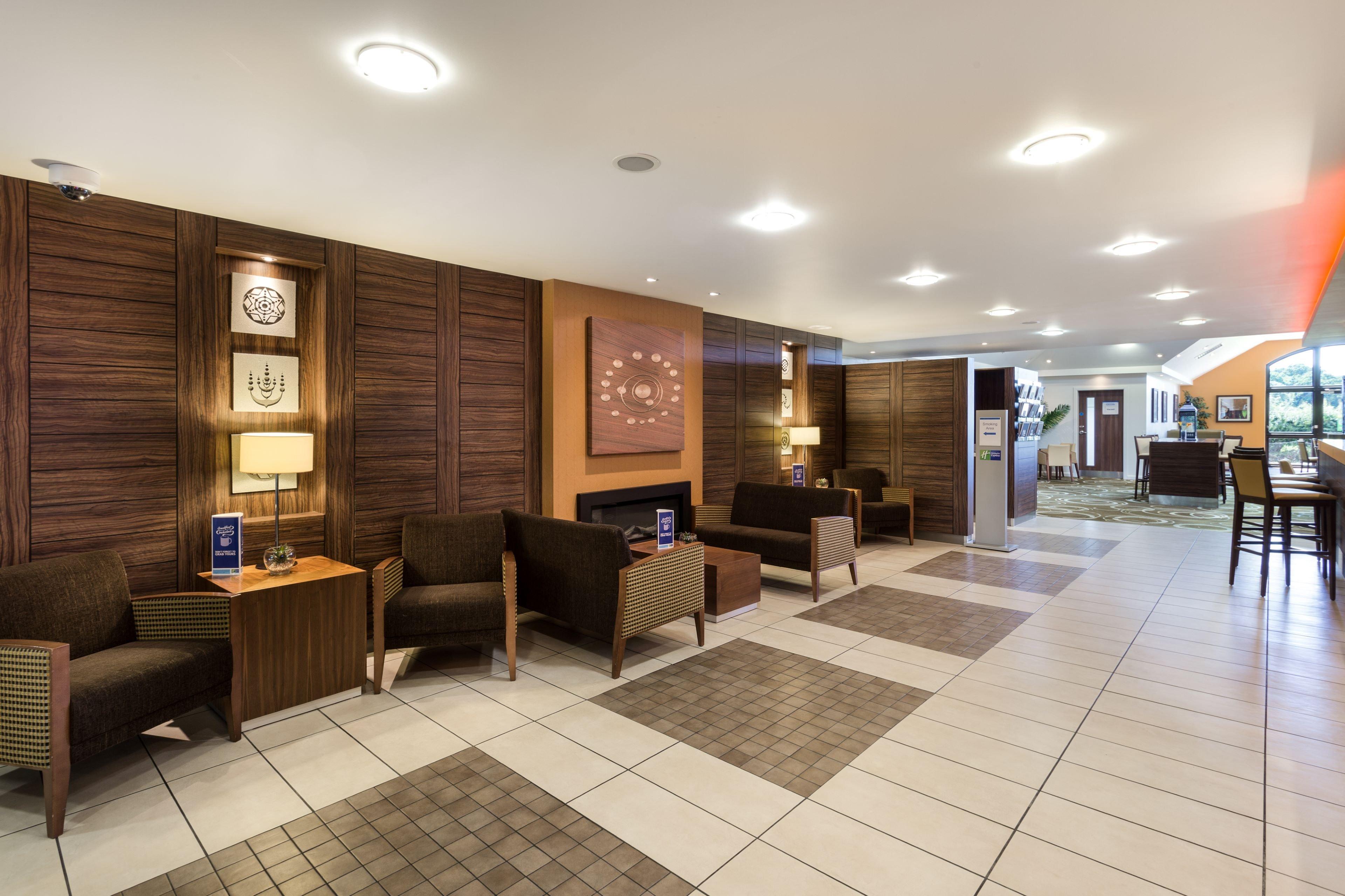 Holiday Inn Express Colchester, An Ihg Hotel Exteriör bild