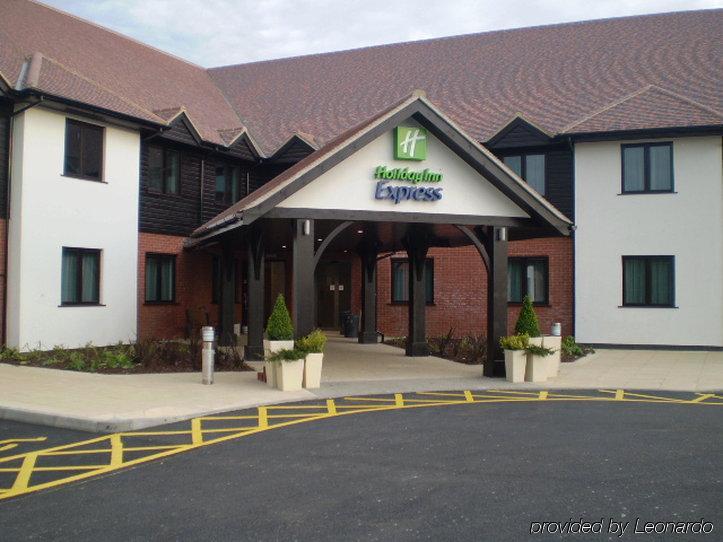 Holiday Inn Express Colchester, An Ihg Hotel Exteriör bild